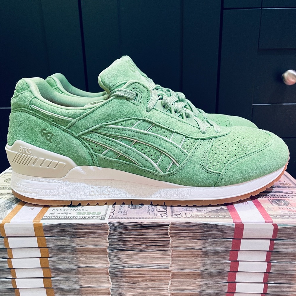 Asics X Concepts Gel Respector. Special money box. Rare. Mens size 11